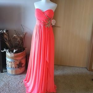 BRAND NEW Deb Strapless Prom Dress
